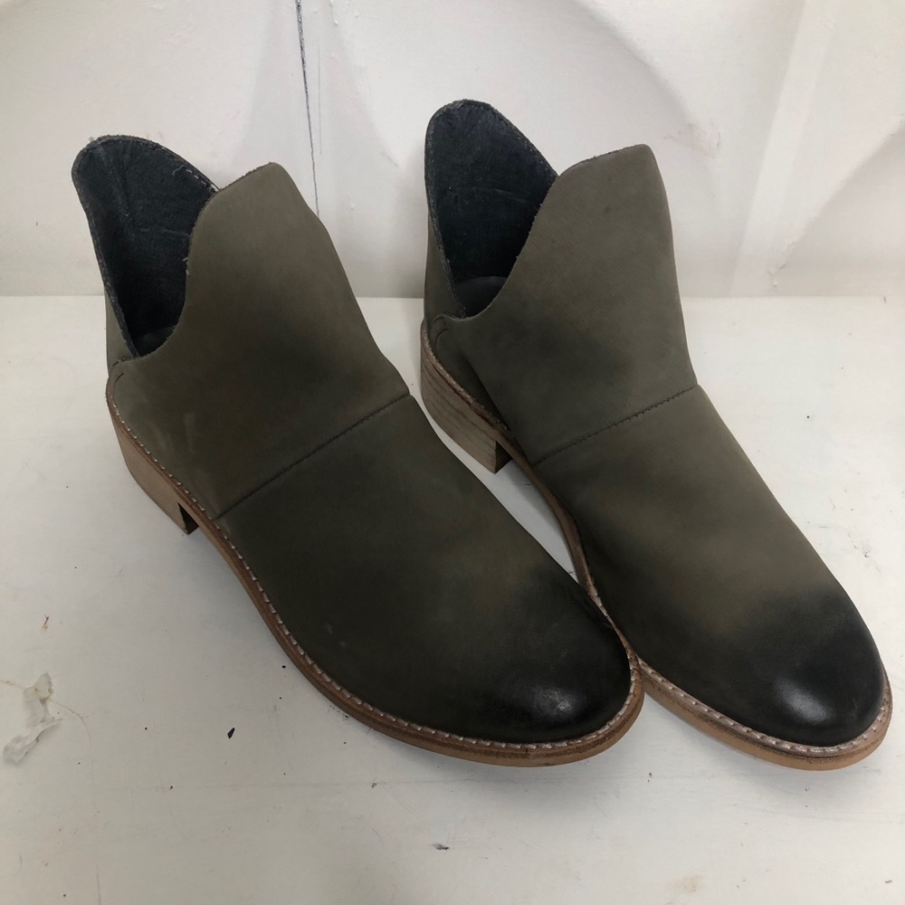 Crevo grey green leather boot